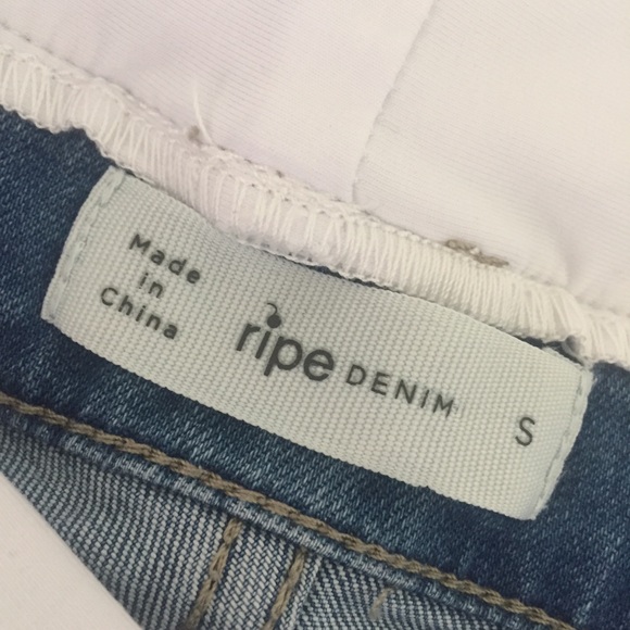 NWT RIPE womens S maternity denim shorts light wash over tummy waistband stretch - Picture 9 of 16